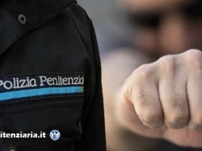 Aversa agenti penitenziari aggrediti