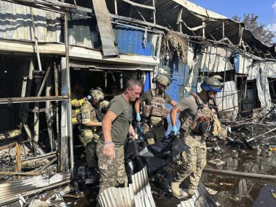 Mosca bombarda Kiev